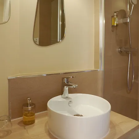 Logis Du Belvedere 3* Μπρεστ